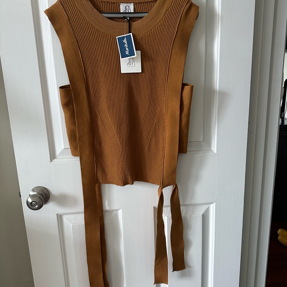 DRA SWEATER XS Ochre, Sleeveless Ties at hem ea side NEVER WORN - Picture 7 of 9